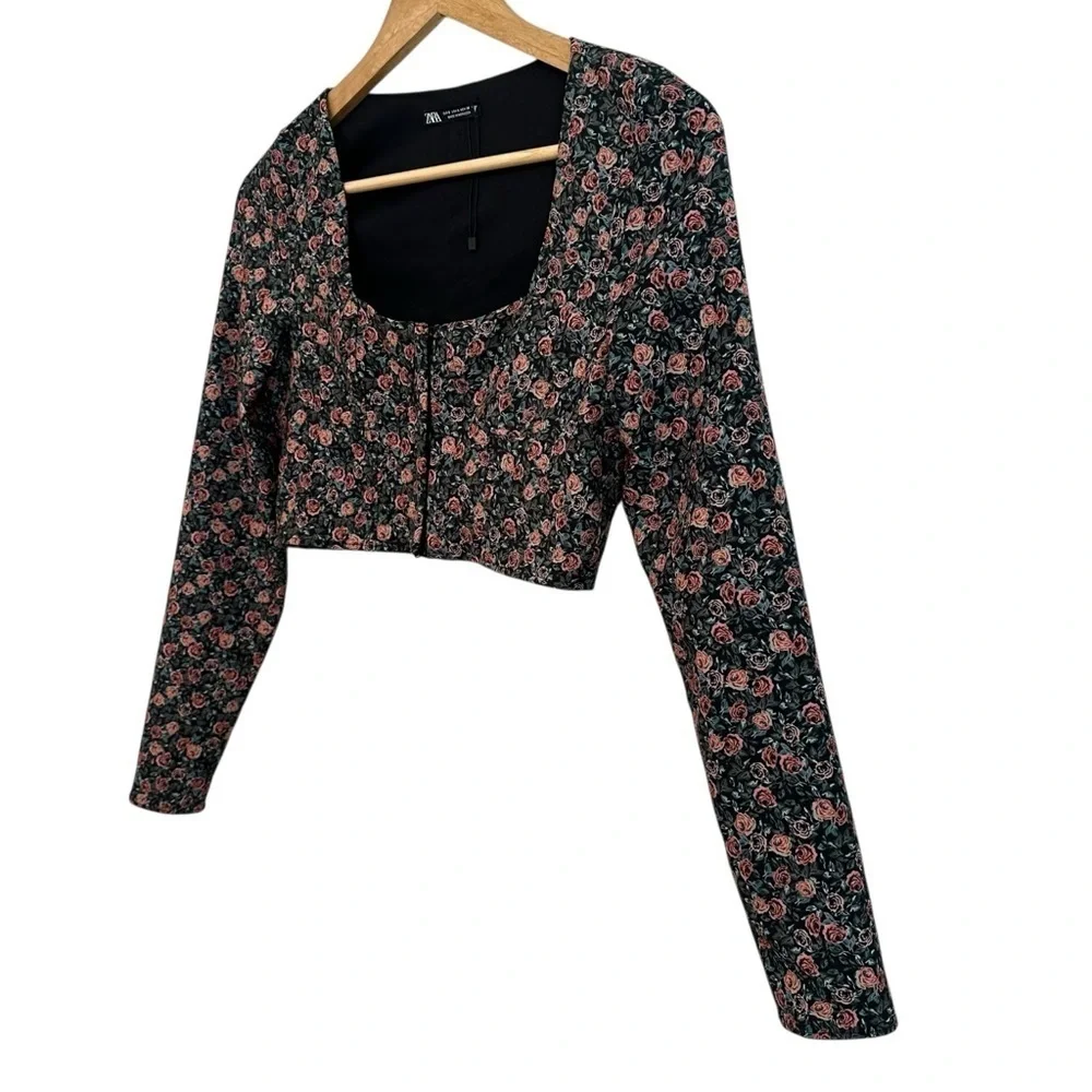 Women's Small Black Cropped Floral Whimsigoth Casual Trendy Weekend Festival Top